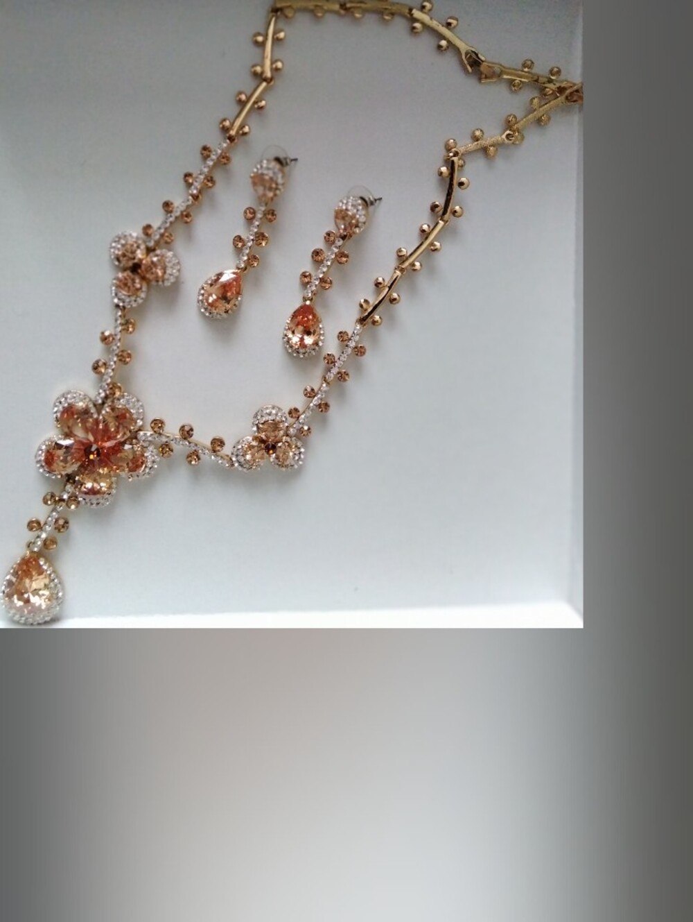 Samantha Thavasa rose gold floral crystal necklace and earring set